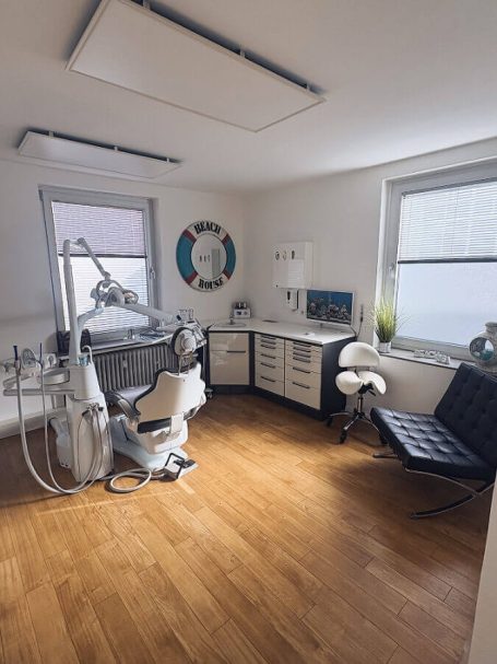 Zahnarztpraxis für Ihre Zahngesundheit Behandlungszimmer Zahnarztpraxis Zahnwelten Bergisch Gladbach